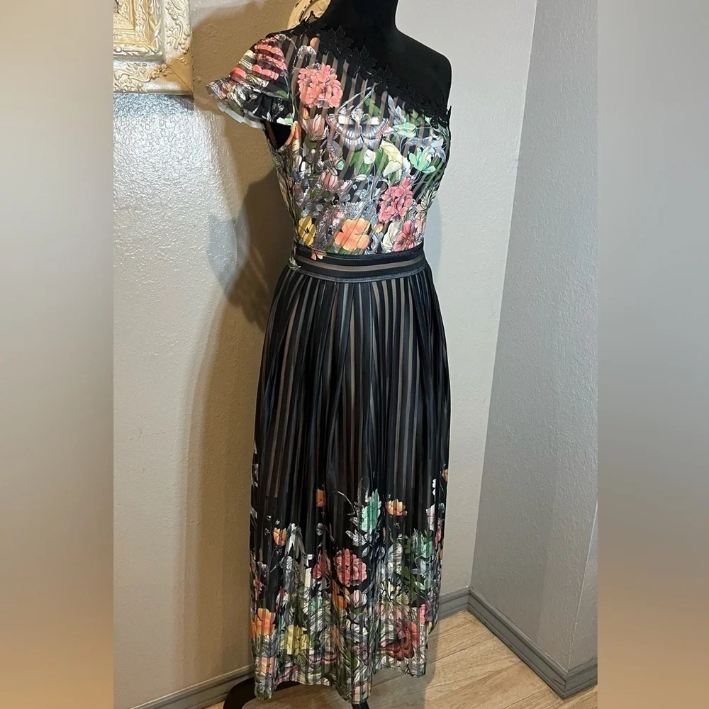 Foxiedox Peach Dress with Floral Accents - Picture 7 of 13